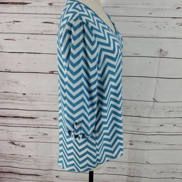 Kiara V Neck Blue Chevron Print medium‎ Blouse - Picture 3 of 7